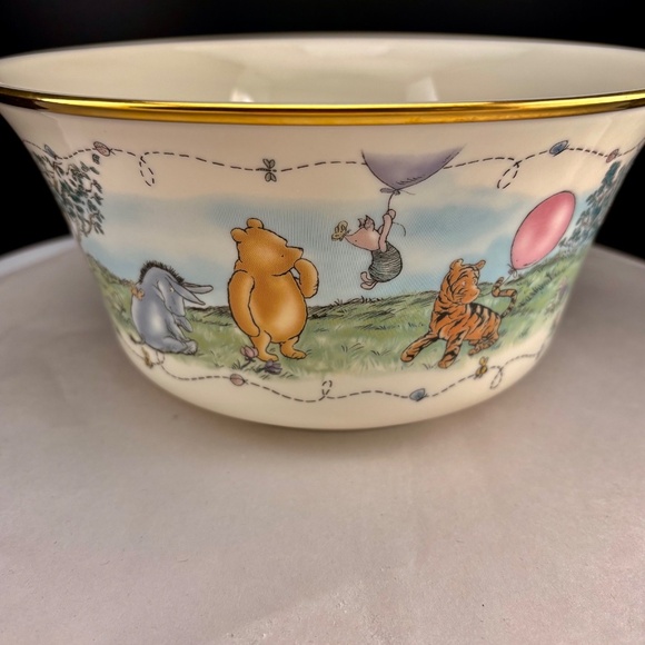 Disney Winnie The Pooh "Balloons of Cheer" Bowl - Ivory China Gold Rim 8.75x4.25 - Picture 5 of 13